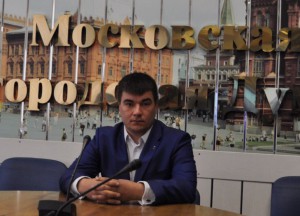 Куратор движения «Безопасная столица» в Южном округе Сергей Бахарев поддержал инициативу ужесточить контроль над нелегальной продажей алкоголя