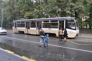 На Севастопольском проспекте и улице Кожевническая трамвайные пути отделят от проезжей части