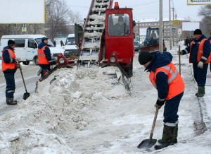 Для уборки улиц и дворов ЮАО от снега задействуют более 700 единиц специализированной техники