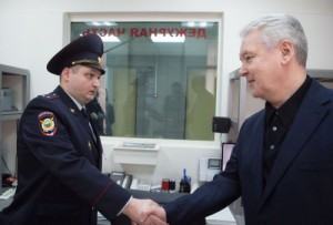 По словам мэра Москвы Сергея Собянина, работа по приведению в порядок райотделов полиции началась еще в прошлом году