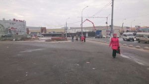 На месте снесенного торгового комплекса у станции метро Южная, Кировоградская улица