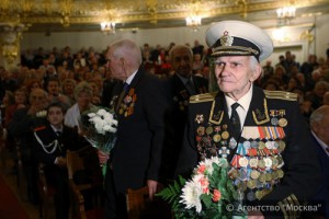 Ветераны ВОВ получат повышенную материальную помощь в честь юбилея победы под Москвой