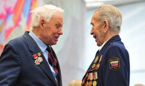 в пользу сохранения увеличенной суммы выплат к 9 мая ветеранам Великой Отечественной войны