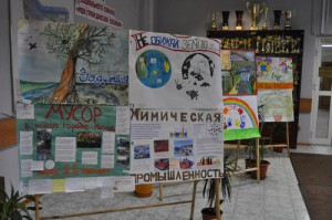 Выставка социальных плакатов проходит в управе района Нагатино-Садовники