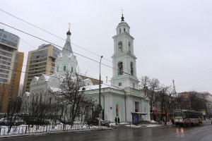 На фото церковь на улице Шаболовка