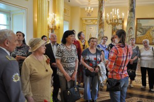 В День Победы для ветеранов Южного округа организовали экскурсию в музее-заповеднике «Царицыно»