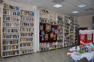 На фото читальный зал филиал библиотеки имени Льва Толстого