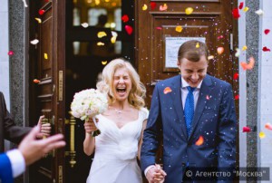 Во дворцах бракосочетания Москвы с 1 августа установят единый график работы