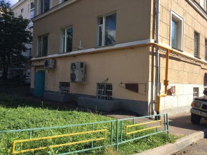 На фото обновленный фундамент дома на Нагатинской улице 