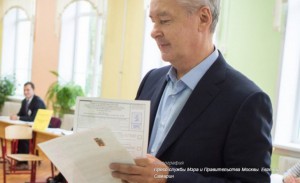 Собянин посетил избирательный участок в ЦАО Москвы 