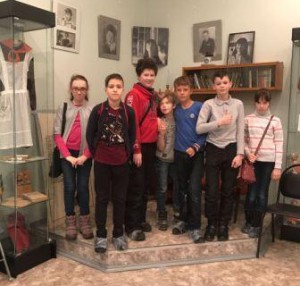 Школьники в музее Нади Рушевой