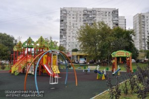 Детская площадка в районе