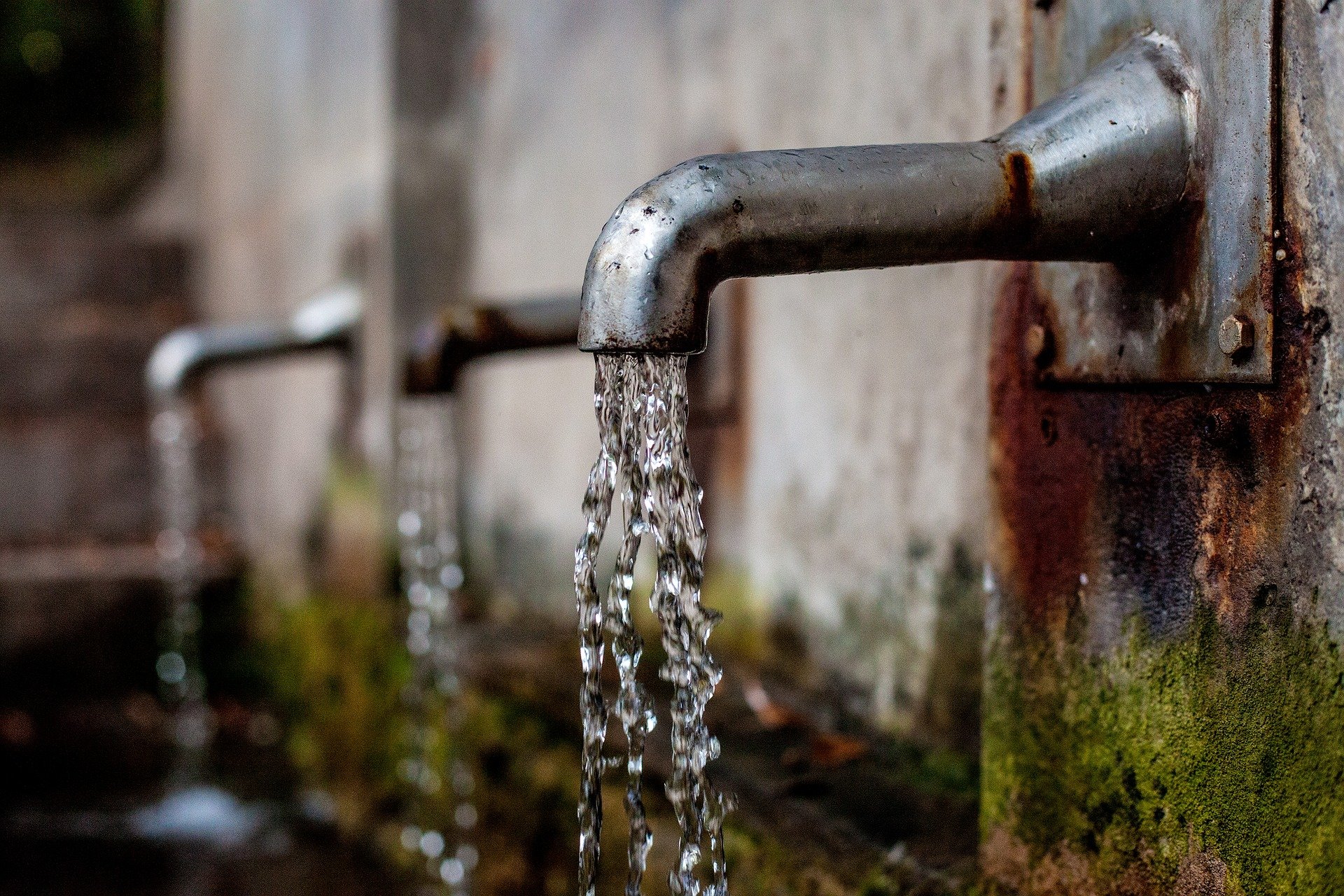 Московские службы начали поэтапно отключать горячую воду. Фото: pixabay.com