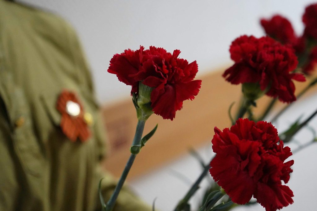 Представители Медицинского колледжа №1 приняли участие в мемориальной акции. Фото: Анна Быкова, «Вечерняя Москва»