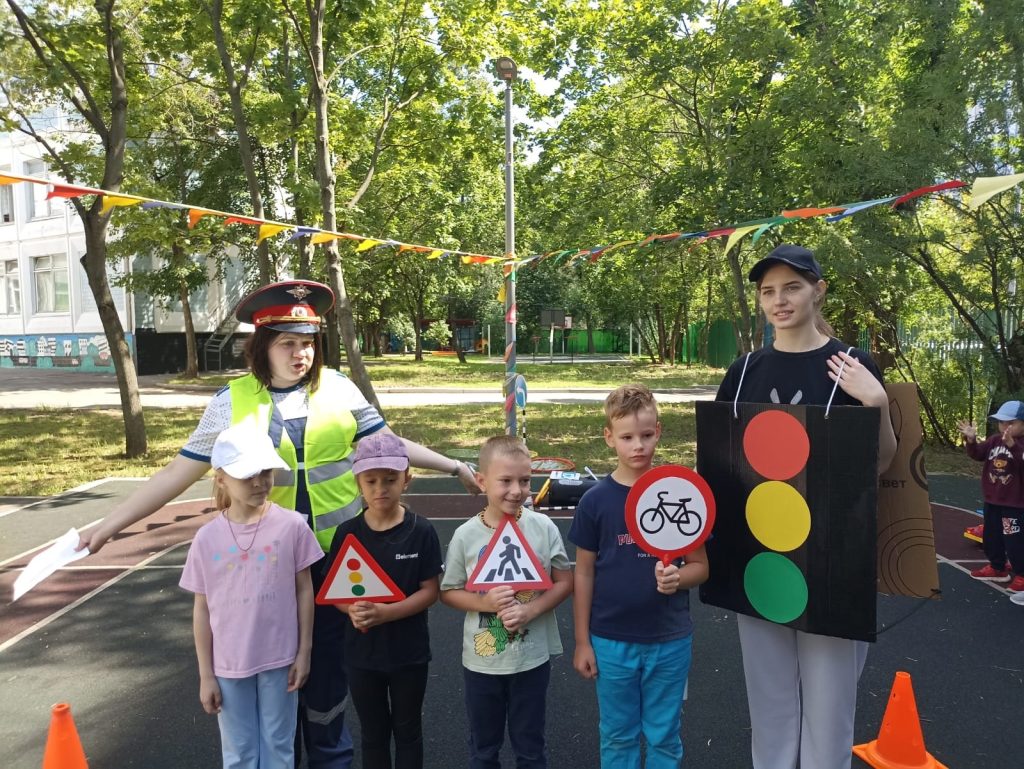 «Неделя безопасности» прошла в школе №1375. Фото: официальная страница школы №1375 в социальных сетях