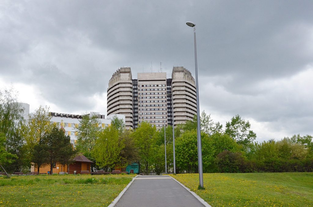 Сотрудник НМИЦ онкологии имени Николая Блохина стал участником телерепортажа. Фото: Анна Быкова, «Вечерняя Москва»