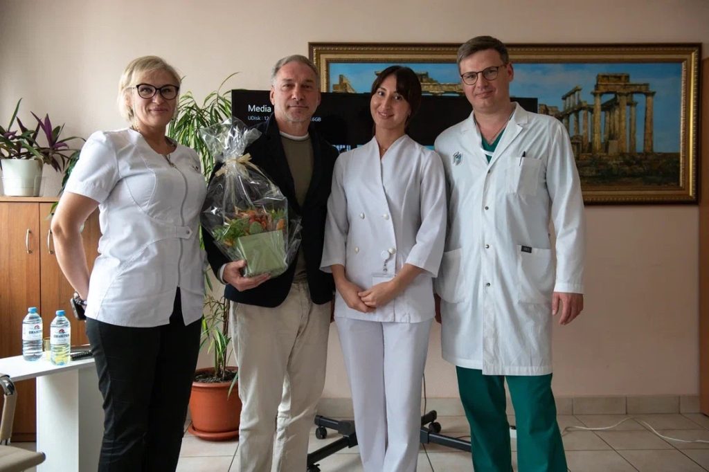 Творческий вечер российского актера прошел в Национальном медицинском исследовательском центре онкологии имени Николая Блохина. Фото: официальная страница Национального медицинского исследовательского центра онкологии имени Николая Блохина в социальных сетях 