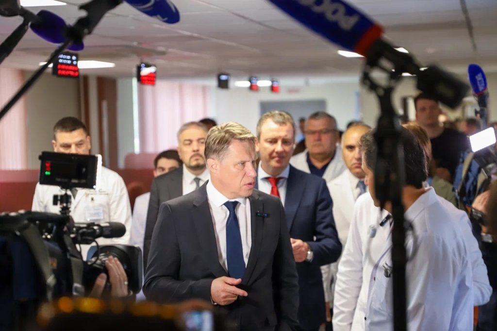 Новый корпус КДЦ при НМИЦ онкологии имени Николая Блохина посетил министр здравоохранения РФ. Фото: официальная страница Национального медицинского исследовательского центра онкологии имени Николая Блохина в социальных сетях