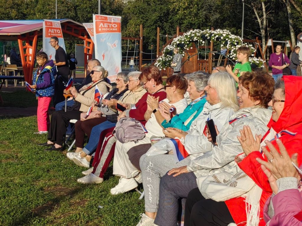 Сотрудники управы Нагатино-Садовников анонсировали праздничный концерт в четь Дня города. Фото: официальная страница управы района Нагатино-Садовники в социальных сетях