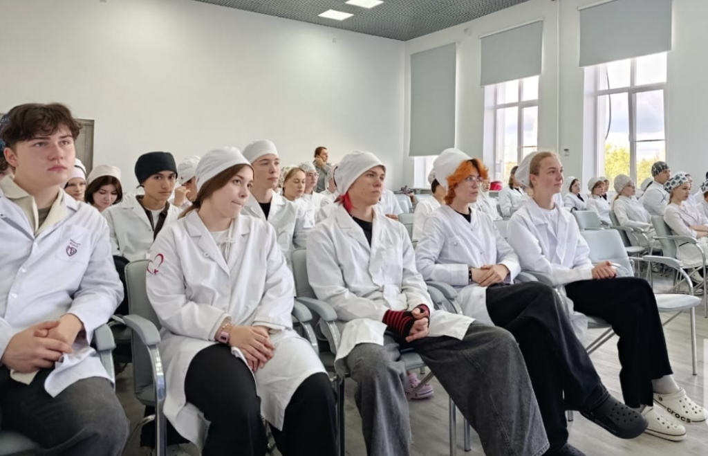 Уроки безопасности прошли в Медицинском колледже №1. Фото: официальная страница Медицинского колледжа №1 в социальных сетях