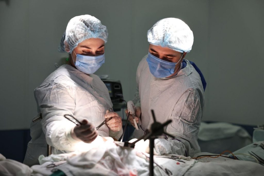 Мужчине с большой грыжей помогли в больнице имени Сергея Юдина. Фото: официальная страница ГКБ имени Сергея Юдина в социальных сетях