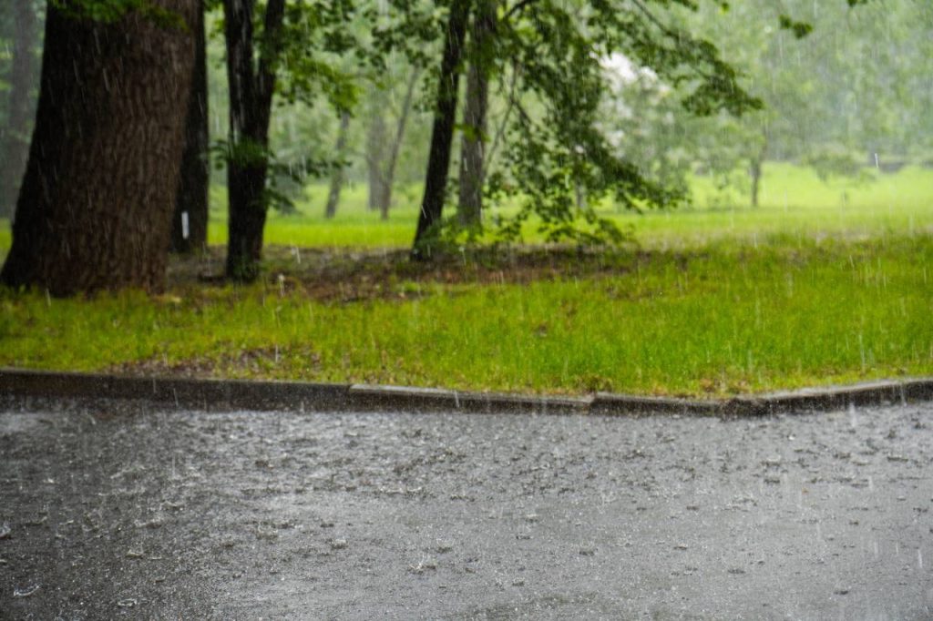 Пик непогоды: Москву ждут сильные дожди. Фото: Ксения Догонашева, «Вечерняя Москва»