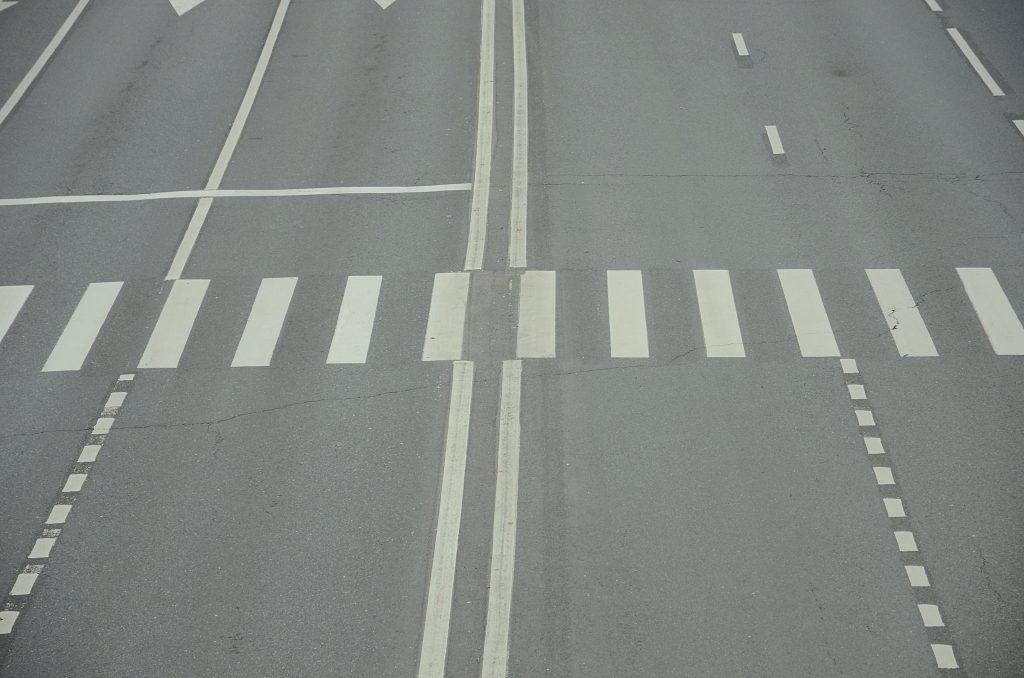 Специалисты обновили дорожное покрытие на Каширском шоссе. Фото: Анна Быкова, «Вечерняя Москва»