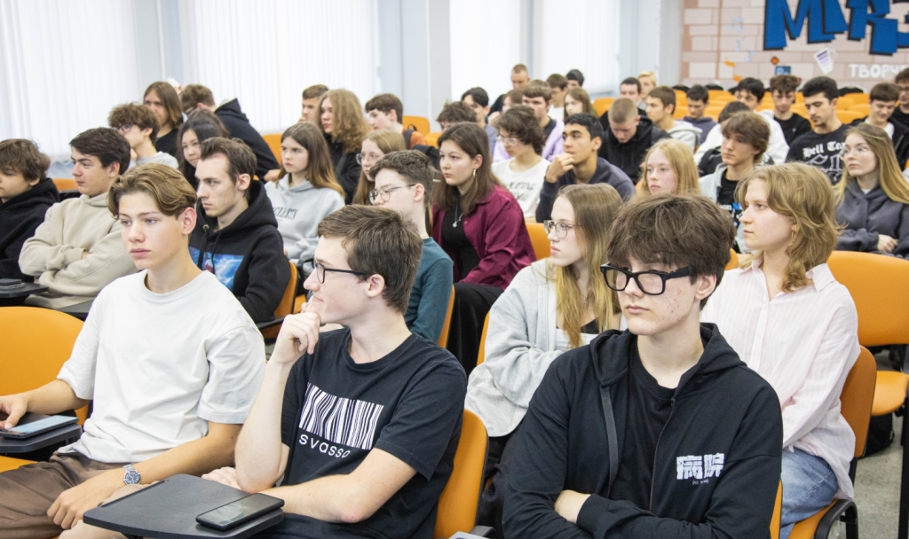 Первый образовательный спринт прошел в МГКЭИТ. Фото: официальная страница Московского государственного колледжа электромеханики и информационных технологий в социальных сетях