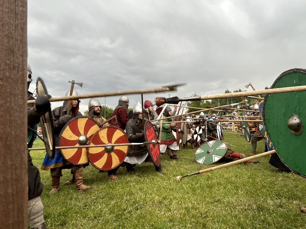 Ученики школы №507 посетили музей-панораму «Бородинская битва». Фото: Ирина Зернакова, «Вечерняя Москва»