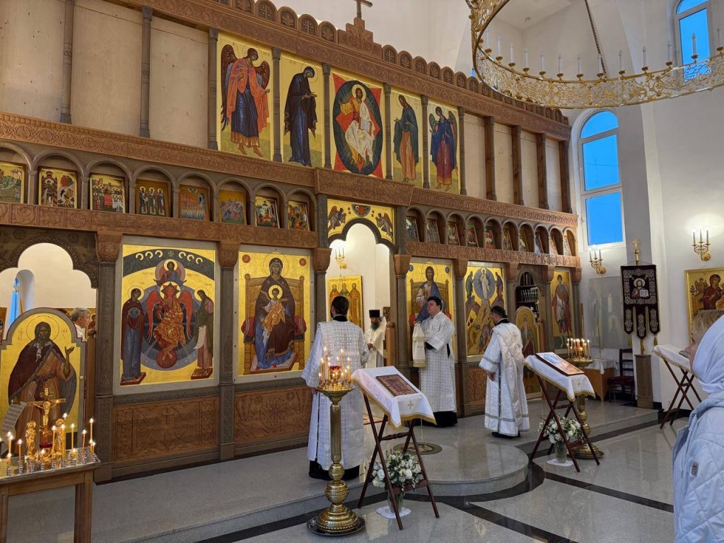 Великое освящение Храма Преображения Господня провели в Нагатине-Садовниках. Фото: официальная страница управы района Нагатино-Садовники в социальных сетях