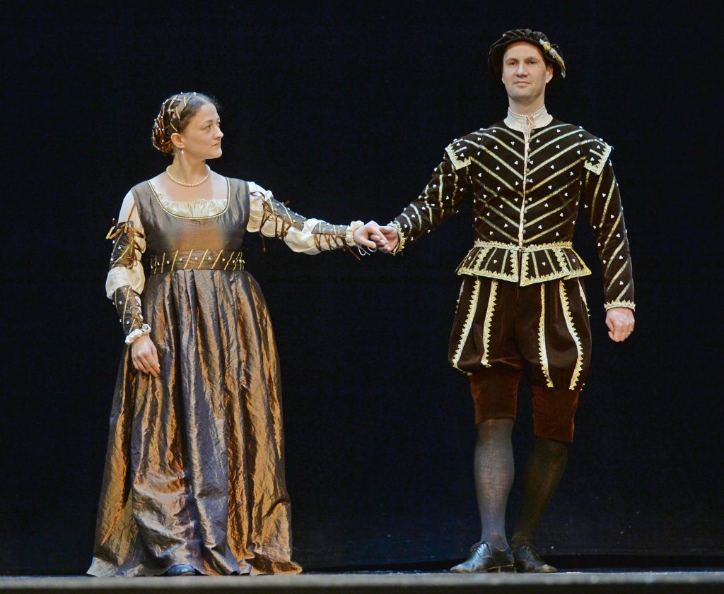 Представители галереи «На Каширке» провели танцевально-поэтический вечер. Фото: Александр Кочубей, «Вечерняя Москва»