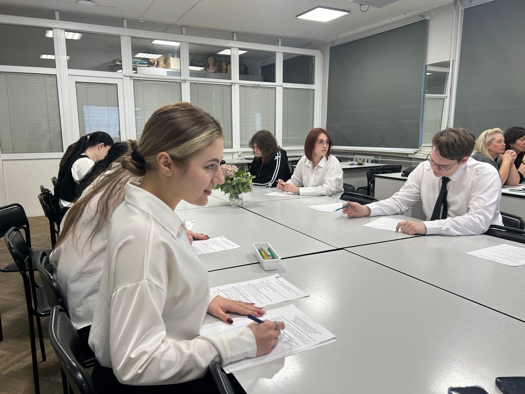 Квалификационный экзамен в сфере туризма сдали студенты Технологического колледжа №34. Фото: страница Технологического колледжа №34 в социальных сетях