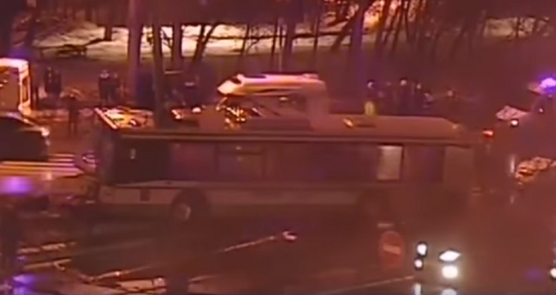 ДТП, легковой автомобиль, автобус, маршрут 901, Мосгортранс, пострадавшие, ГИБДД