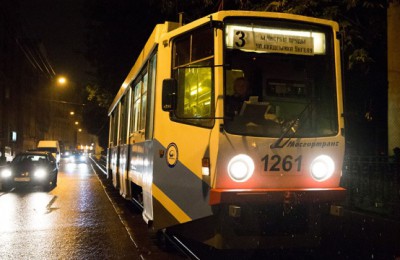 На фото один из ночных трамваев ЮАО, который идет через Нагатино-Садовники
