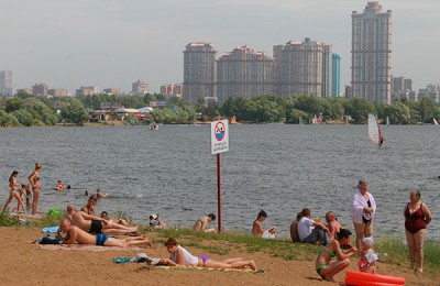 Члены объединения «Единая Россия» примут участие в создании в Москве пляжной площадки, приспособленной для людей с ограниченными возможностями