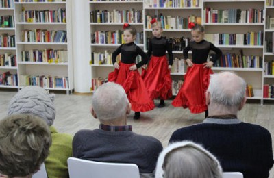 Мероприятие продолжилось номером детского танцевального коллектива «Радуга»