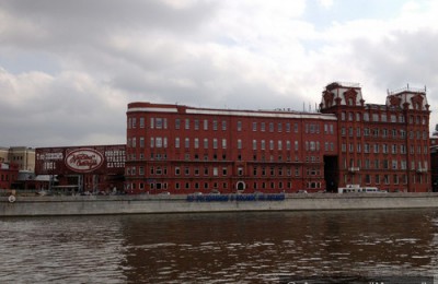 Первые открытые фудкорты откроют на «Красном Октябре» и на территории Бадаевского завода