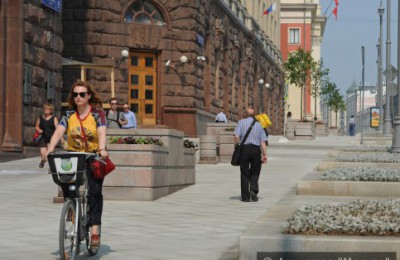 На фото благоустроенная Тверская улица в ЦАО Москвы