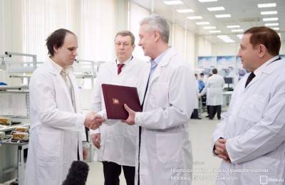 Сергей Собянин в ходе посещения научно-производственного предприятия «Салют»