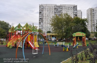 Детская площадка в районе