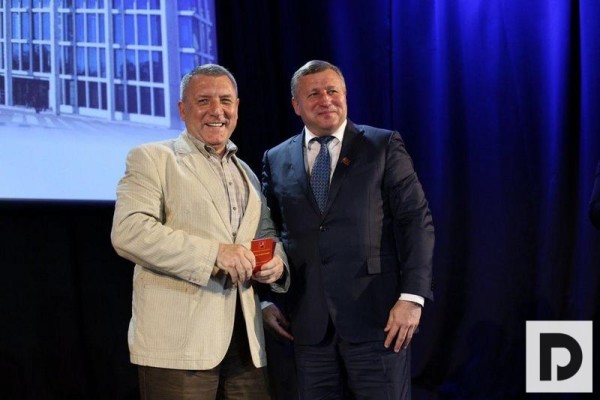 Активистам вручили юбилейные награды в честь 25-летия Мосгордумы
