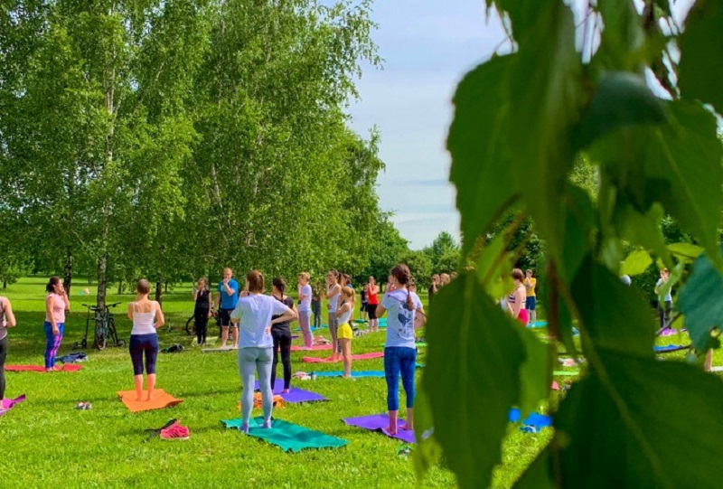 Мосгорпарк, йога в парках, Департамент культуры города Москвы, парк «Садовники», йога