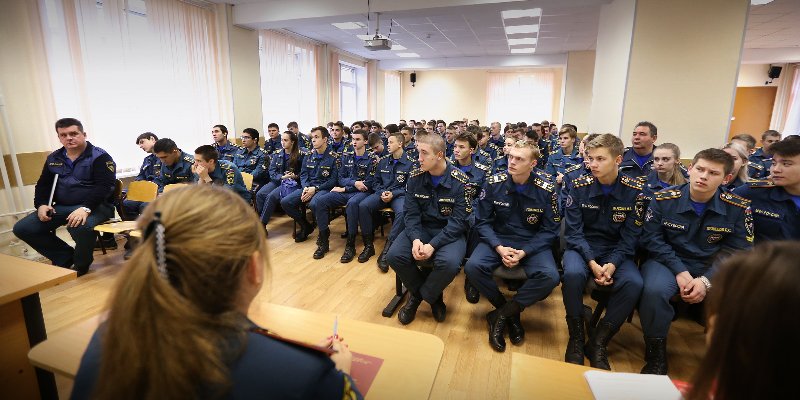 В Службе 112 Москвы провели экскурсию: профориентация для курсантов