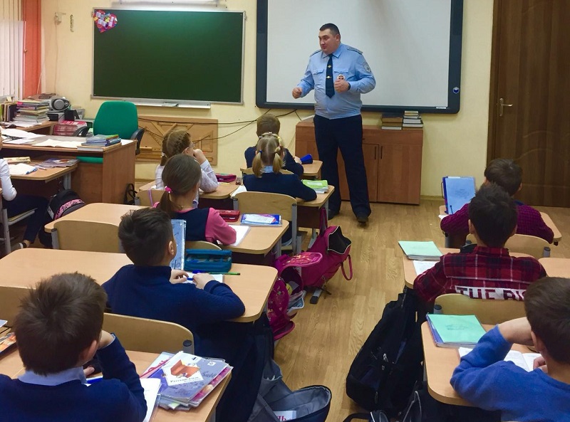 Урок безопасности дорожного движения в ГБОУ Школе №878 и ГБОУ Школе №937