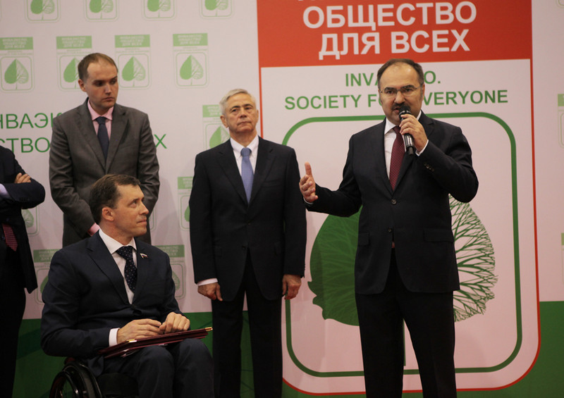 Антон Дроздов стал лауреатом премии Всемирного пенсионного саммит