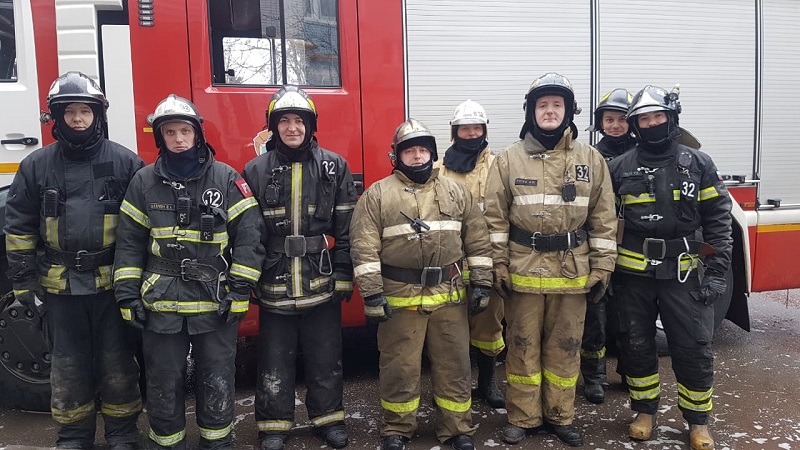 Пожарные ЮАО спасли трех человек на пожаре в Чертанове Южном