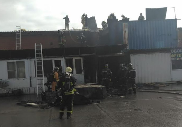 За прошедшие сутки пренебрежение правилам пожарной безопасности, привело к серьезным пожарам, которые удалось оперативно ликвидировать огнеборцам Южного округа