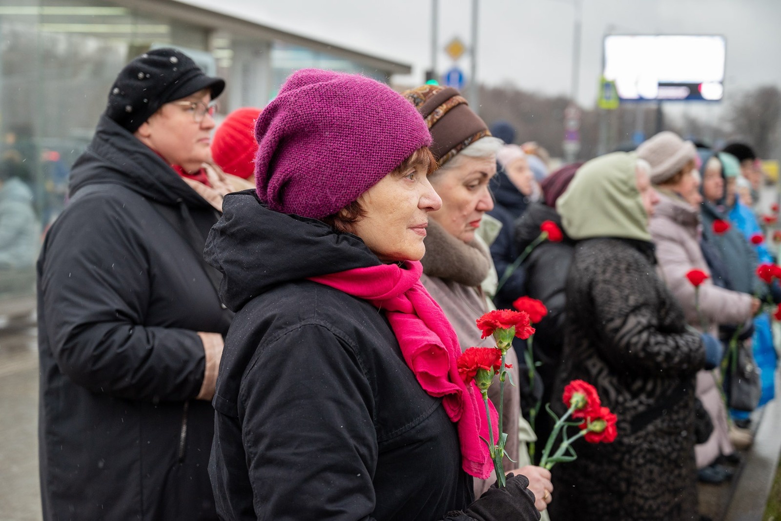 Патриотическая акция в Нагатине-Садовниках прошла при участии сотрудников ДСЦ «Мир молодых». Фото: страница ДСЦ «Мир молодых» в социальных сетях