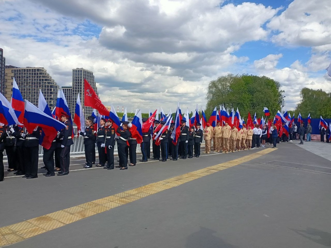 Школа №1375 провела патриотическую акцию в честь юбилея Победы в Великой Отечественной войне. Фото: официальная страница школы №1375 в социальных сетях