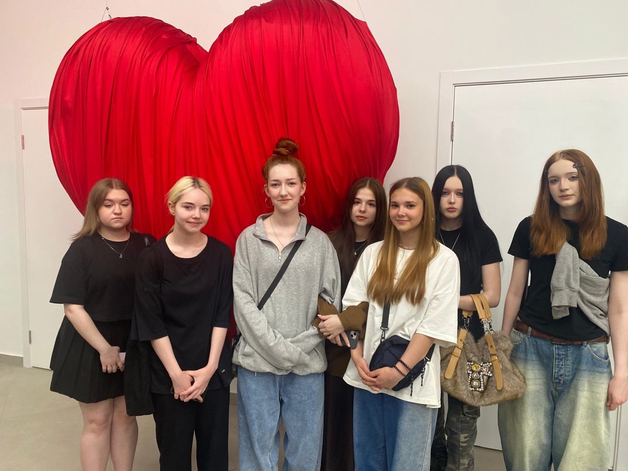 Студенты Технологического колледжа №34 посетили бьюти-коворкинг. Фото: официальная страница Технологического колледжа №34 в социальных сетях